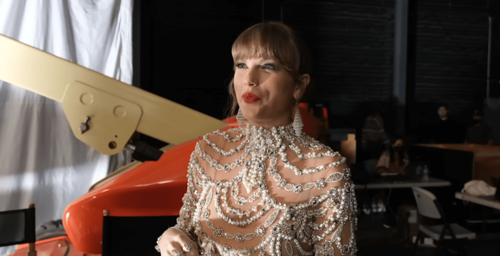 Op welk nummer liep Taylor Swift naar het altaar? Het antwoord stond gewoon voor onze neus