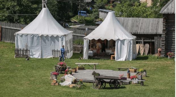 De festivalcamping als tijdelijke stad