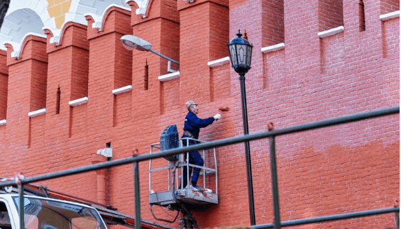 Waarom de historische muren van de Schouwburg in Haarlem trillen op hun grondvesten door modern theater