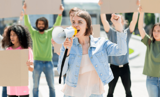 Waarom het Glastonbury Festival dit jaar de focus legt op politiek activisme en sociale rechtvaardigheid