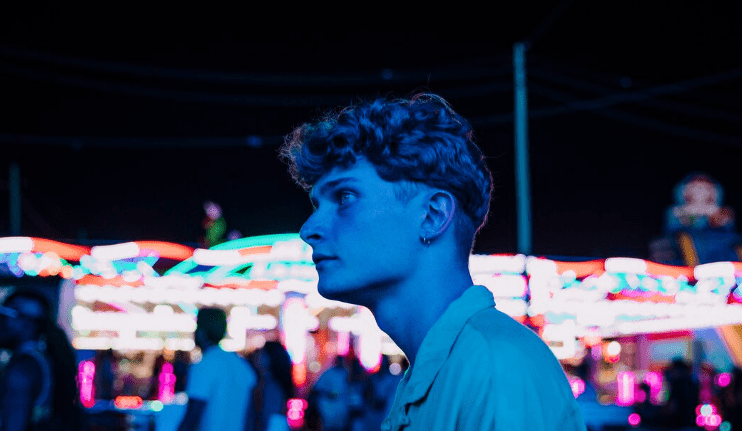 Waarom het Amsterdam Light Festival dit jaar de nadruk legt op interactieve installaties die reageren op voorbijgangers Waarom het Amsterdam Light Festival dit jaar de nadruk legt op interactieve installaties die reageren op voorbijgangers