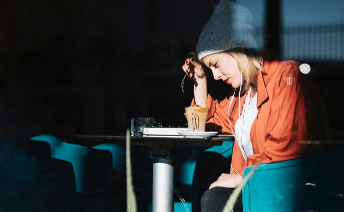 Waarom we niet bang moeten zijn voor AI in het theater, maar voor de mensen die de code schrijven