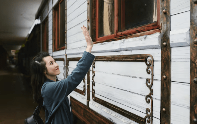 De strijd om de Nes: Hoe gentrificatie de historische theaterstraat van Amsterdam bedreigt