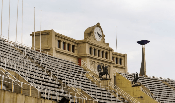 Waarom de bühne in Praag de perfecte arena is voor de deconstructie van historische mythen