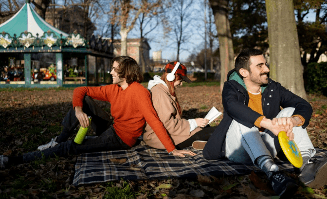 Hoe het Vondelpark Openluchttheater de perfecte, gratis culturele oase in het hart van Amsterdam blijft